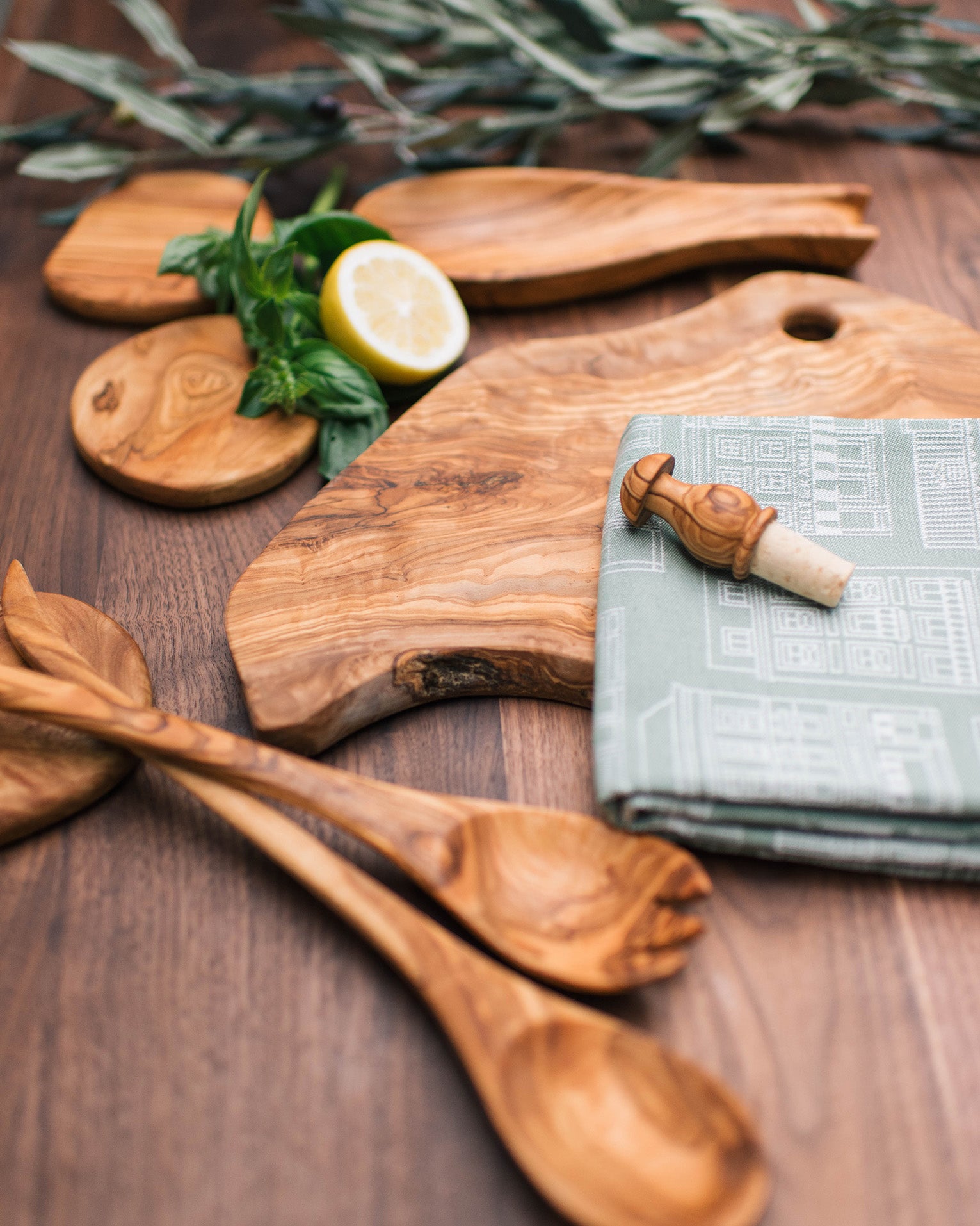 Olive Wood Entertainer's Gift Set